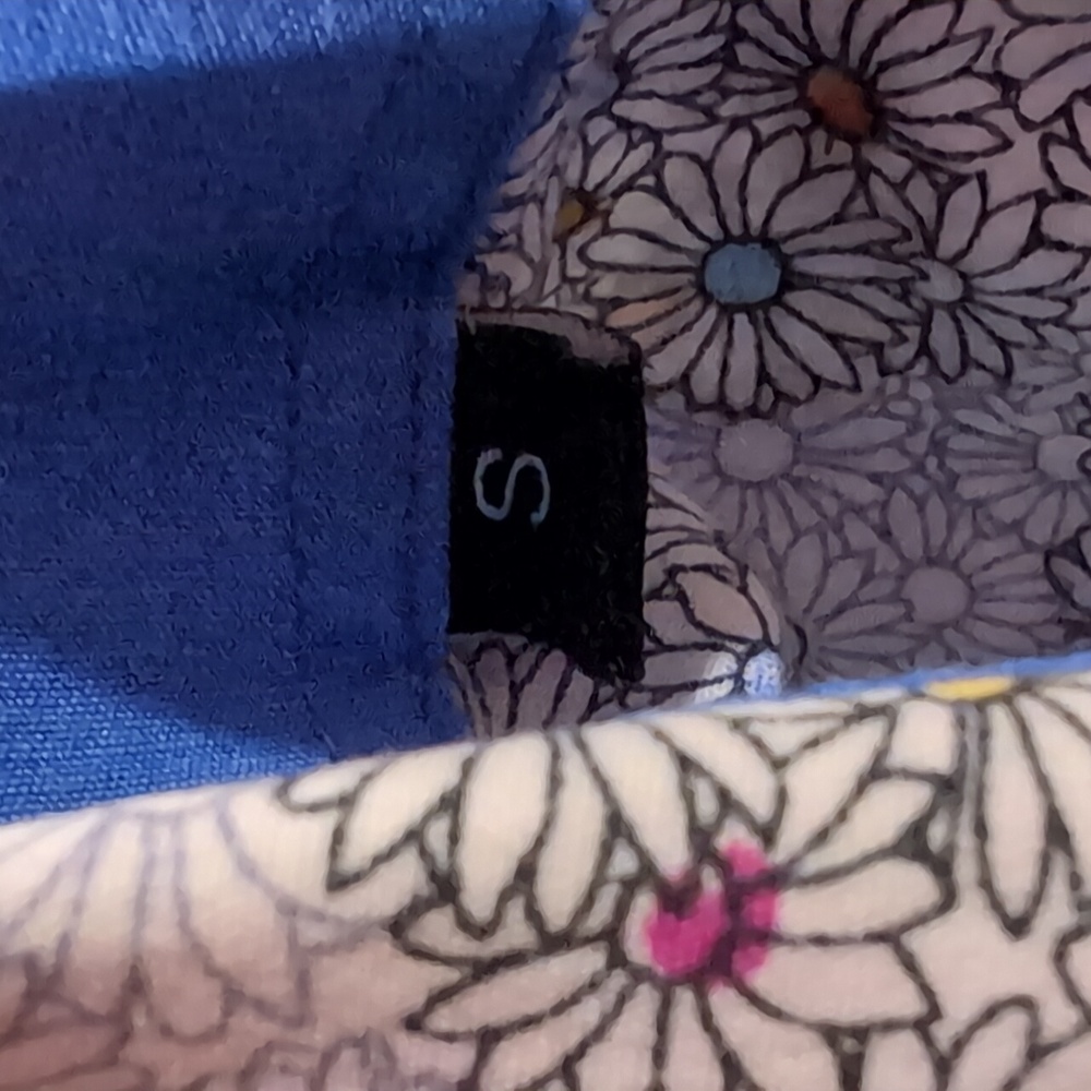 Simons Le 31 Daisy Floral Print Button Front Shirt Small Regular Fit - Picture 8 of 10